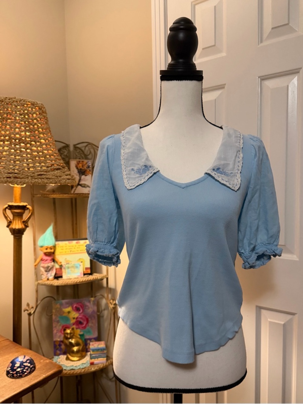 Anthropologie Sky Blue Puff Sleeve Top with Lace Trim Collar size medium euc